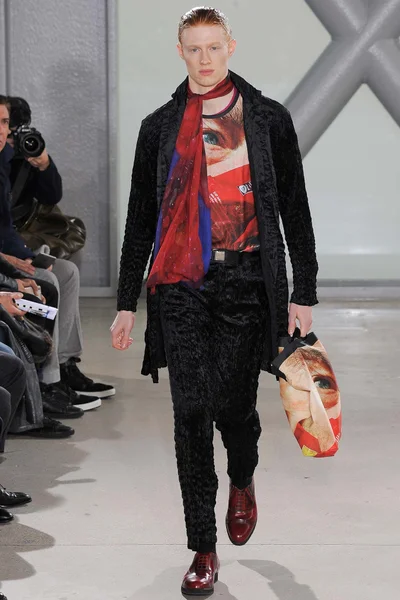 Look 30
